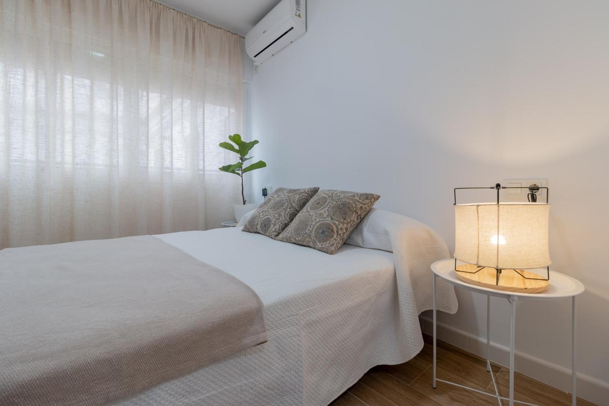 Apartamento Conde Y Luque Кордоба Екстериор снимка
